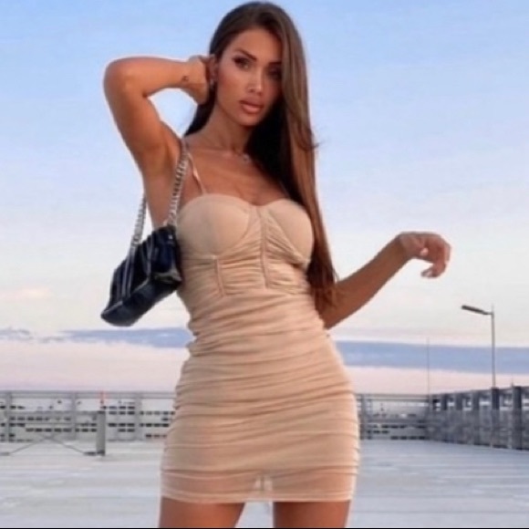 NWT❣️ BEIGE BUST CUP RUSHED MESH MINI DRESS 😍 - Picture 4 of 9